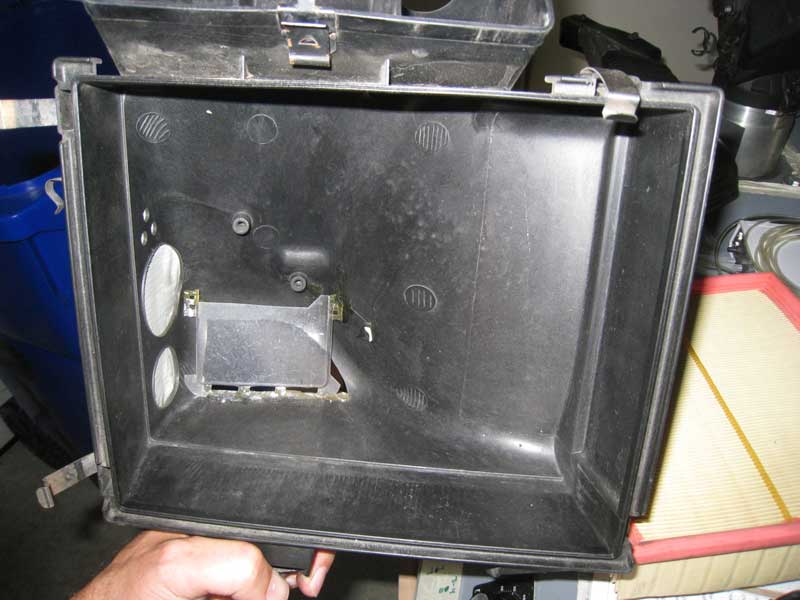 airbox_4 Modified airbox with baffle - internal view